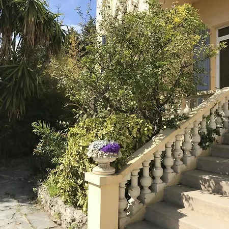 Alexandra - Boutique Hotel 3*