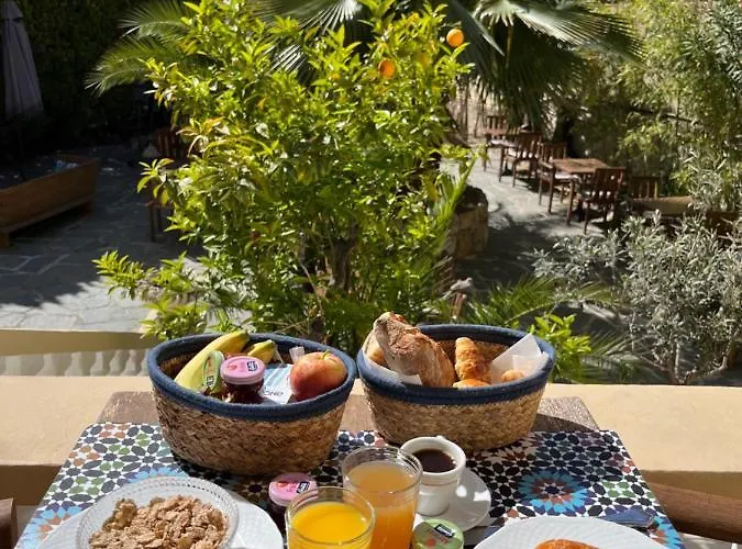 Alexandra - Boutique מלון 3*