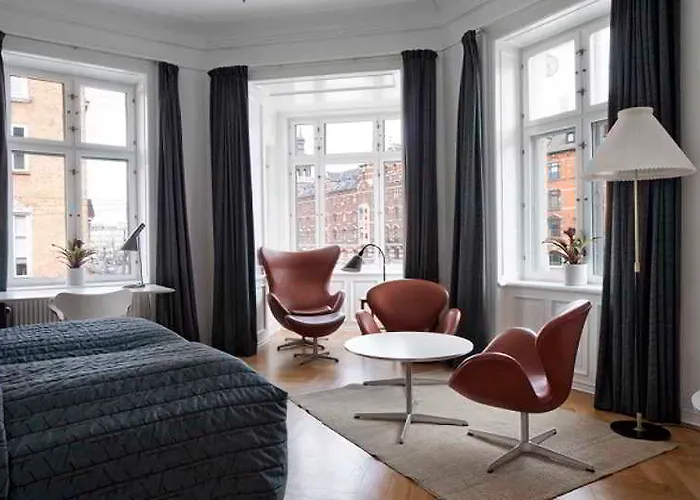 Alexandra - Boutique ז'ואן-לה-פינס